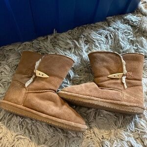 BearPaw winter side toggle boots youth 3